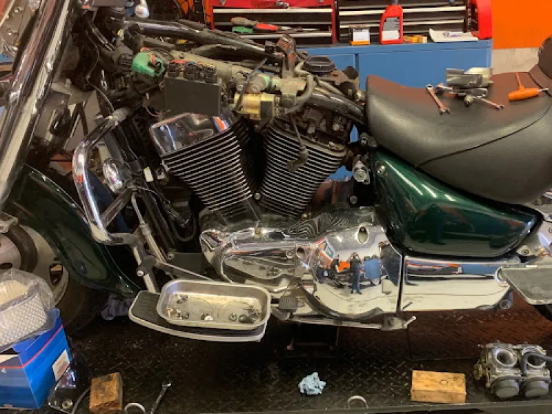 Motor reparatie in de werkplaats